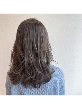 ムエベ(MUEBE) 艶めくグレージュカラー