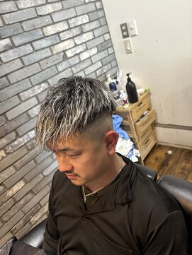 トリムクラブ(TRIM CLUB) 白メッシュ　スキンフェード