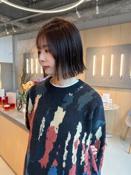 シダ(sida SAIIN) 【高城】ぱつっと外ハネ切りっぱなしボブ