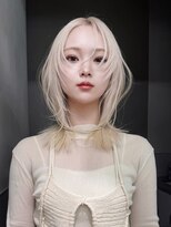 アルバム 渋谷パルコ(ALBUM) おくれ毛顔周りレイヤーミディアムロング_F30828