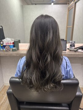 シュガー バイ エクラート 立川南口店(SUGAR by ECLART) カーキカラー