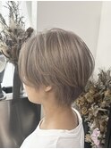 ショートxホワイトベージュ