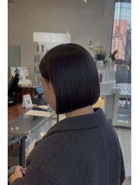 J-シュール つや髪×前下がりボブ｜まとまる切りっぱなしストレート