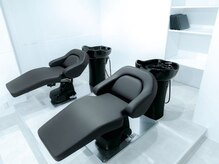 FIRST SEAT 茅ヶ崎の雰囲気（シャンプー台も2台完備◎タオルなども無料で使用可能です。）