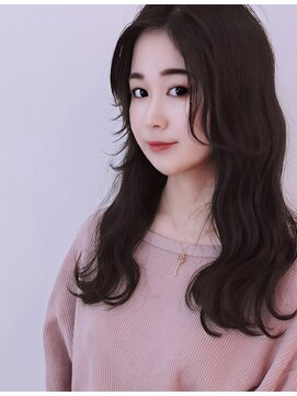 e.m.a プレミアムビューティーサロン 栄駅店(e.m.a PREMIUM BEAUTY SALON) 大流行☆ゆるふわセンターパートバング