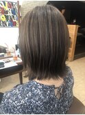 オリーブベージュカラー