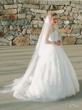 ヘアメイク ジェイエム ウェディングドレス・ロングベール