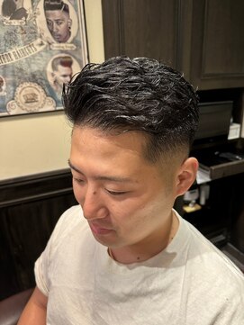 バレス 田町(BALES) [スキンフェード/ツイストスパイラル/田町]