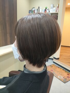 ラーゴムエーベスト(LAGOM ar bast) ナチュラルストレートで丸みショート♪