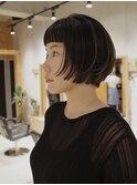 オン眉前上がりボブ