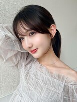20代シースルーぱっつん前髪で結んでかわいいフェイスレイヤー