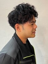 ディスイズバーバーフォース(THIS IS BARBER 4th)&nbsp;ツイストスパイラルパーマ 黒髪 ツーブロック 刈り上げ