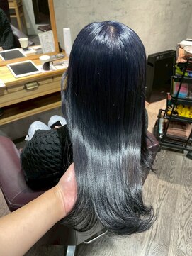 アフィナー(Afinar) 【横浜駅/横浜西口】ブルーブラック