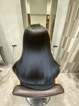 高難易度縮毛矯正 たった1回の縮毛矯正で仕上がるこの髪質神技矯正