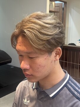 アトラクト バイ ラック 津田沼(Attract by LUCK) ミルクティーベージュ/津田沼/メンズパーマ/ハイトーン/ブリーチ