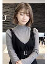 ミュー(MU)&nbsp;柔らかグレージュのくびれボブ