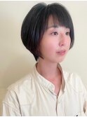 丸みが可愛い！大人女子のショートスタイル！/ぱっつん前髪