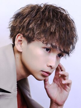 リップス 池袋(LIPPS) ツイストローライト　カギー刈り上げツーブロック