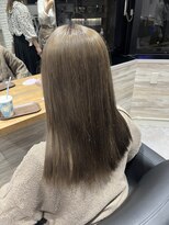 リーオオサカ(Lee Osaka) ベージュカラー