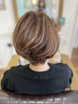 デザイン ファム(Design FAM) 大人ショートボブ