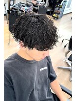 ヒビヲ(HIBIO)&nbsp;波巻きスパイラルツイストパーマ刈り上げ無造作メンズマッシュ