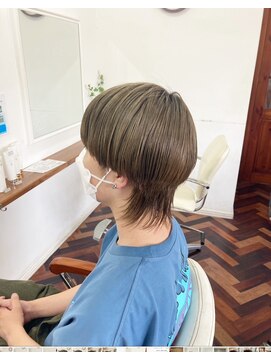 ヘアーアンドメイクアップモパ マッシュウルフ