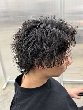 ウィールールピヴォクロス(WE RULE pivot cross) ツイストスパイラルパーマ　センターパート