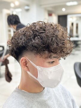 テクト バイアッシュ 吉祥寺店(Tect by Ash) スペインカールナチュラルブラウンスパイラルパーマツーブロック