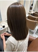 オリーブベージュ