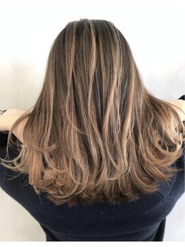 エミリー(Emily) ★バレイヤージュ