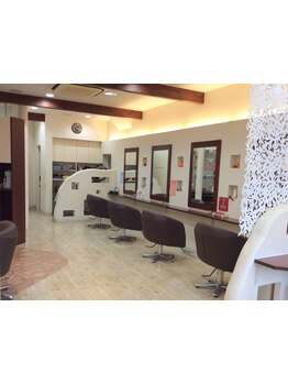 お客様の日々のキレイをプロデュース！1人1人の“なりたい”を本気で考え叶える、誠心誠意の接客×技術が◎