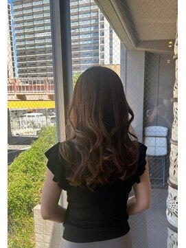 ミミトモリト 大人巻き髪スタイル