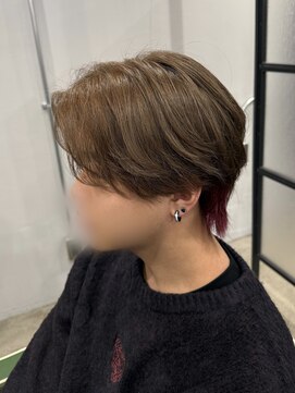 ガイ ラタン ウエスト(GUY lattan west) ミルクティーベージュ(ブリーチ有)センターパートウルフ/松戸駅