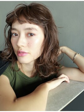 ナヌーク シブヤ(nanuk shibuya) 【nanuk】眉上バングもくせ毛風に◇ヘルシープラチナカラー