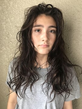 カゼ ダイカンヤマ Kaze DAIKANYAMA フレンチポップなくせ毛風ナチュラルブラウンロング