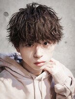 アルファ 新宿(alpha)&nbsp;フェザーパーマ/ブルーブラック/刈り上げセンターパート[新宿]