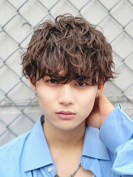 フィフスジングウマエ 原宿(fifth JINGUMAE) メンズ波巻きスパイラルパーマプードルパーママッシュ韓国ヘア