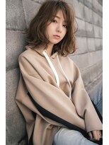 レイ(ray.) くびレイヤーエモージュ小顔似合わせカットシルキーベージュ