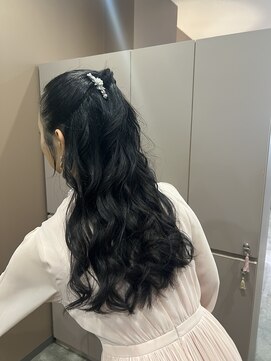 インビテーション 名古屋(invitation) 高めハーフアップ