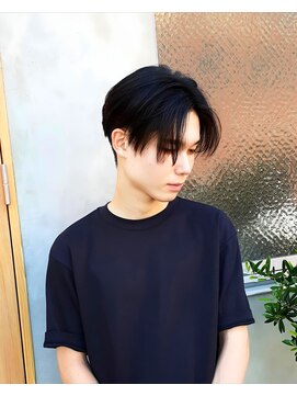 ピーロ(piilo) さらりとかっこいい！前下がりセンターパート◯