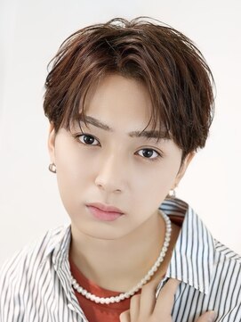 オーシャントーキョーウエスト 心斎橋 (OCEAN TOKYO WEST) 波巻きパーマツイストスパイラルパーマセンターパートウルフ