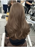ヘーゼルベージュ　ブリーチなし　レイヤーカット　海外風
