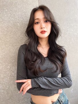 ジーナ 名駅(XENA.) 面長さん必見！韓国レイヤーカットで小顔見えスタイル