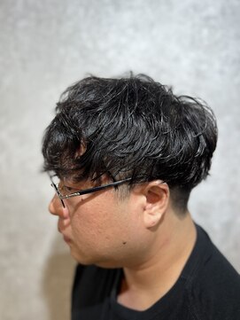 ラルス(Larus) MEN’S HAIR/ブルーブラック/フェザーパーマ/本八幡
