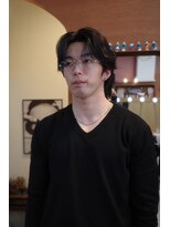 エディ(Edy)&nbsp;センターパートニュアンスパーマ韓国ヘアカルマヘア眉毛カット