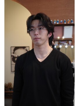 エディ(Edy) センターパートニュアンスパーマ韓国ヘアカルマヘア眉毛カット