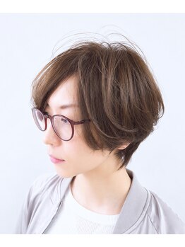 リバース(Reverse)の写真/似合うショートにツヤ感アップするダメージレスカラーでさらに素敵に魅せる◎話題の白髪ぼかしもお任せ◎