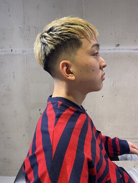 フランクスバーバーザスタンド(Frank’s barber the stand) 金髪クロップスキンフェードE