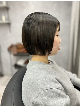 アデプト 北千住店(adept) ★イヤリングカラー/ぱつっとボブ/切りっぱなしボブ【北千住 】