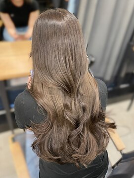 アリュウル 表参道(ALLURE) ブリーチなしヘーゼルベージュ×レイヤーカット◯ 伊藤